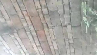越南小美女白丝情趣做起爱来一点不含糊，跟大哥床上各种姿势啪啪