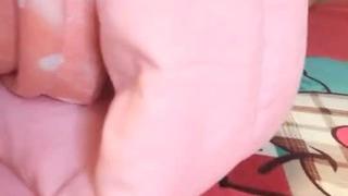 一个小胸部和大屁股的青少年被肛交和猛烈干的自制视频
