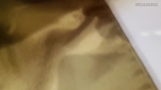 探花柒哥酒店约炮样子很清纯的纹身小妹穿着性感开裆