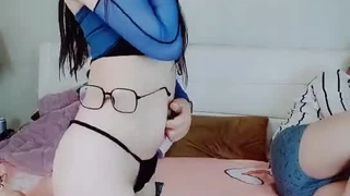 商场尾随偷拍美女裙底 JK白丝袜短裙靓妹,身材长相极品,,白色花边内网红级美女,透M白内小翅膀