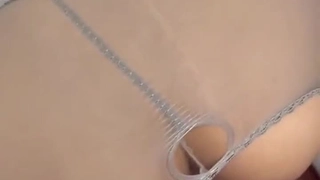 SW856 呐让人看肉棒摩擦嘛！我也给你看我的淫荡姿态！与少妻们互相自慰？ ！下流少妻们的诱惑下、终于勃起的我。快乐般让人看撸管！小穴湿透！