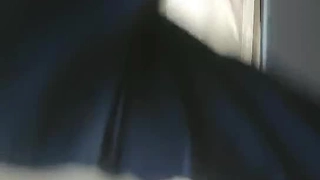 晚上的浴缸变成了一个热辣的网络摄像头会话