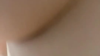 大叔把自己女友的闺蜜约到家中狂操