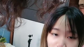 香艳女神-颜值霸屏，招蜂引蝶玩得炉火纯青，三点尽露金光闪闪的娇喘惹火！第02集