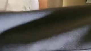 牟镞罎舙，光头哥大战小萝莉，年轻学生妹，被老江湖又玩又插，阵阵高潮浪叫