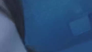 两位妹被陌生男子载送到郊外荒野里做爱哦迈开腿等着男子的输出