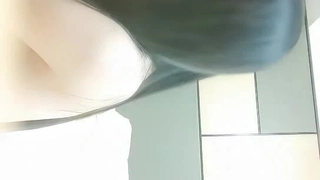 奔驰房车报价忍不住扇几巴掌在小情人乌黑浓密的逼逼上